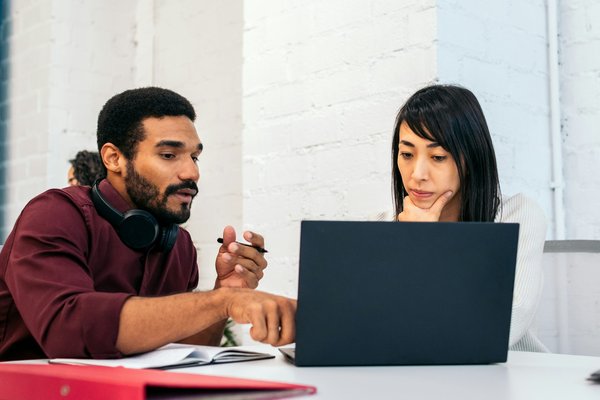 Comment un community manager peut revitaliser votre image à Monaco